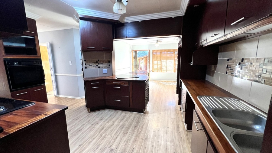 3 Bedroom Property for Sale in Langenhovenpark Free State